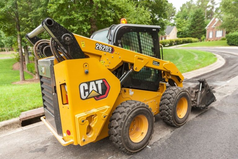 Caterpillar Rolls Out New D3 Series Skid Steer and Compact Track Loaders